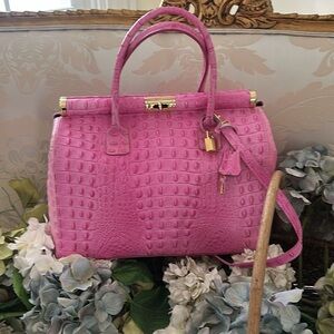 New genuine Italian leather pink  handbag byGaga Pella.